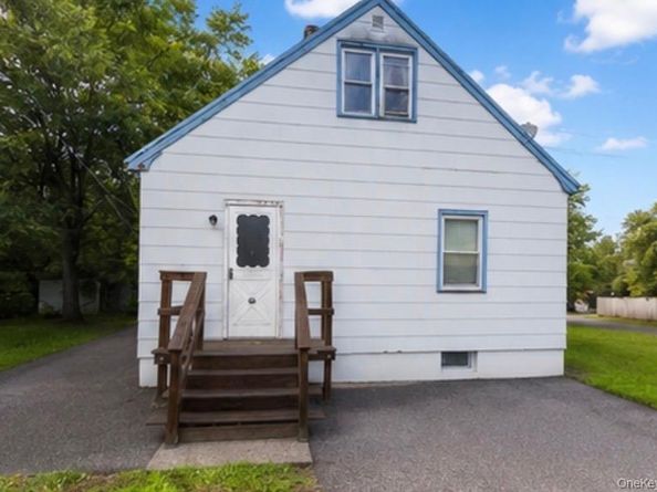 1718 N Gardiner Drive, Bay Shore NY 11706
