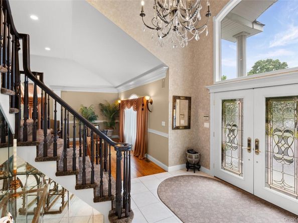 56 Sage Hollow Court, Dix Hills NY 11746