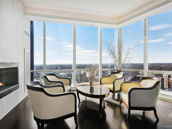 5 Renaissance Square PH40C, White Plains NY 10601