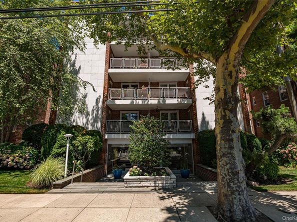 100 Brooklyn Avenue 2R, Freeport NY 11520