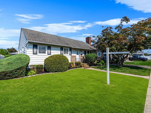 177 10th Street, Bethpage NY 11714