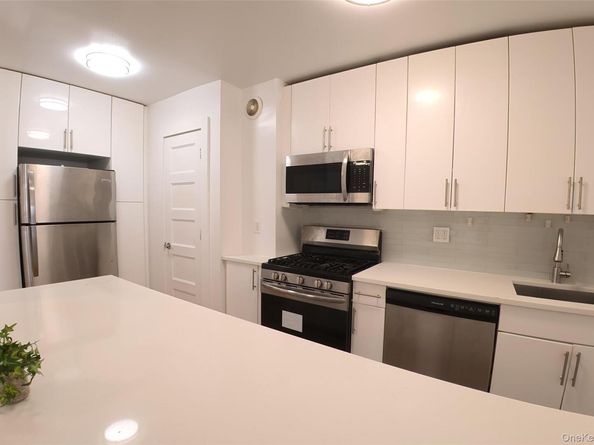14220 Franklin Avenue 7F, Flushing NY 11355