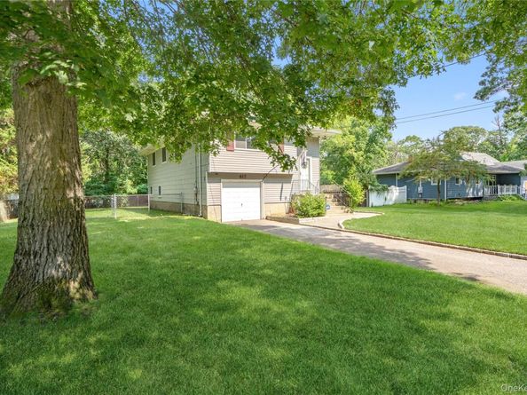 417 Winters Drive N, Mastic NY 11950