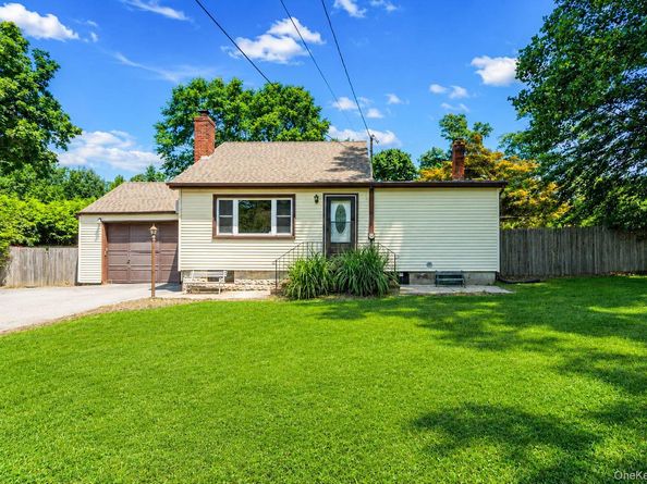 12 Sycamore Road, Rocky Point NY 11778