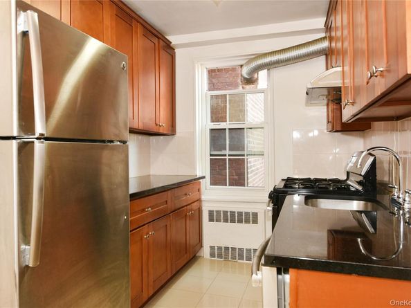139-09 84 Drive 307, Briarwood NY 11435