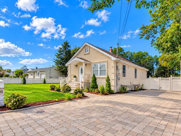 45 Matthews Avenue, West Babylon NY 11704