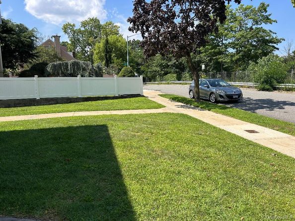 158 06 Cross Island Parkway 62, Whitestone NY 11357
