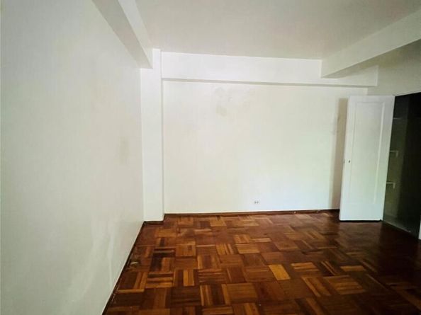 24 Metropolitan Oval 1E, Bronx NY 10462