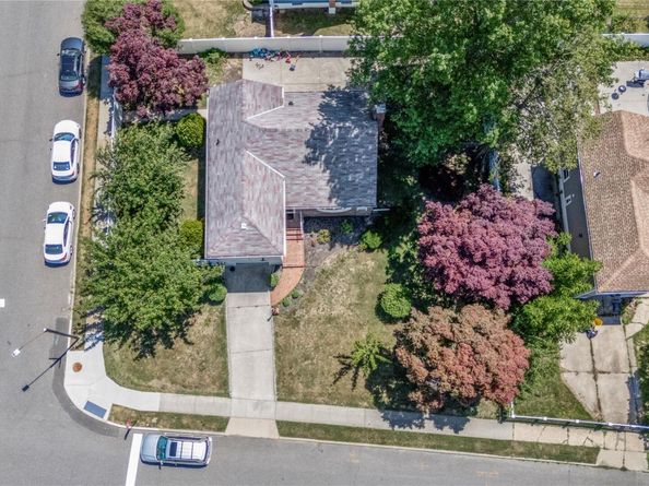 15 Ford Drive W, Massapequa NY 11758