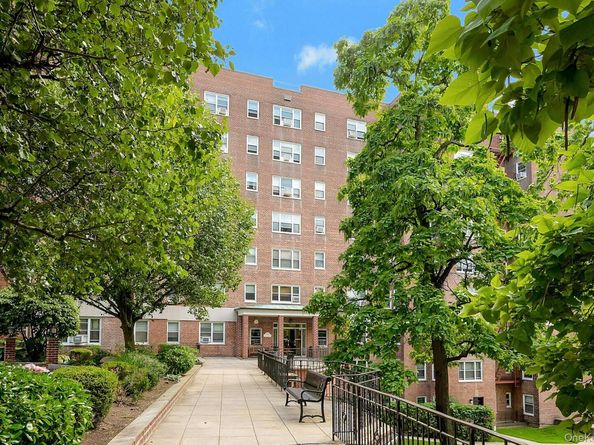280 Collins Avenue 6D, Fleetwood NY 10552