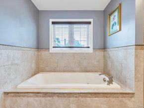 14 Kent Road, Valley Stream NY 11580