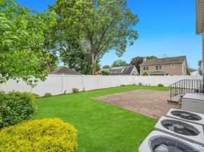 14 Kent Road, Valley Stream NY 11580