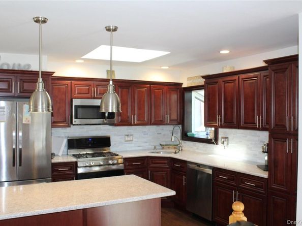 860 Udall Road, West Islip NY 11795