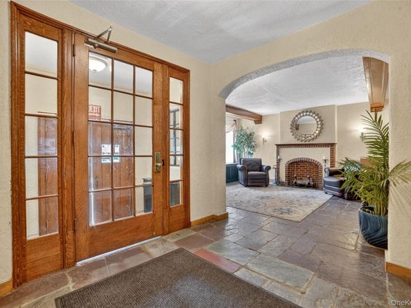 42 Pondfield Road W 4F, Bronxville NY 10708