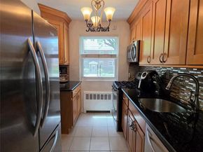 88-27 Shore Parkway 25, Howard Beach NY 11414