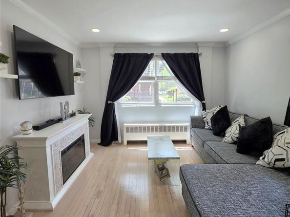 88-27 Shore Parkway 25, Howard Beach NY 11414