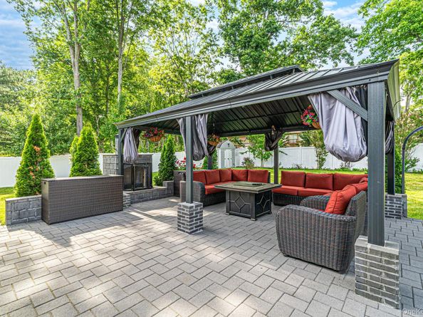11 Gallatin Drive, Dix Hills NY 11746