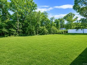 11 Henry Avenue, Ronkonkoma NY 11779