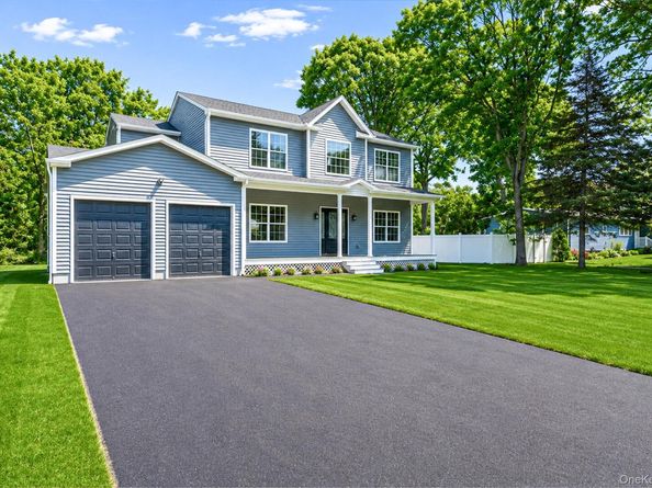 11 Henry Avenue, Ronkonkoma NY 11779