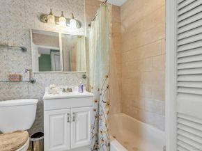 4612 Fayette Place, Great Neck NY 11020