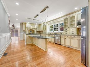 20 Woods Place, Rockville Centre NY 11570