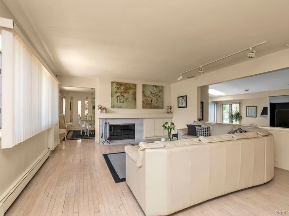 25 Linden Lane, Merrick NY 11566
