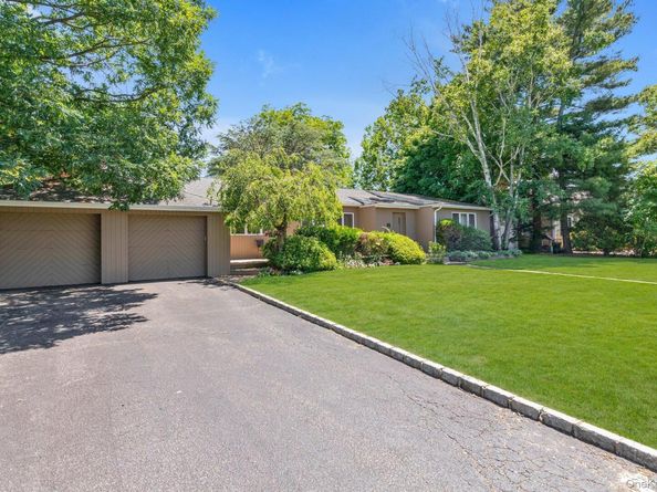 25 Linden Lane, Merrick NY 11566