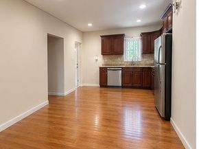 18 Elizabeth Court, Hempstead NY 11550