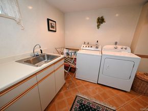 1006 Glen Drive, Franklin Square NY 11010