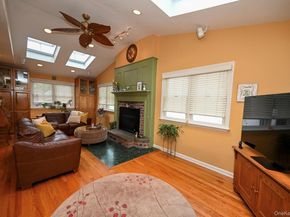 1006 Glen Drive, Franklin Square NY 11010