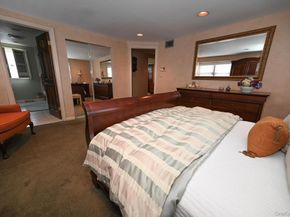 1006 Glen Drive, Franklin Square NY 11010