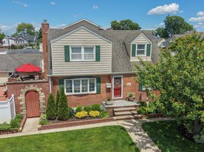1006 Glen Drive, Franklin Square NY 11010
