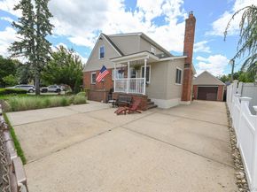 1006 Glen Drive, Franklin Square NY 11010