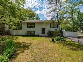 34 Robert Street, Mastic NY 11950