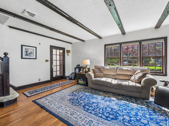 60 Croyden Road, Mineola NY 11501