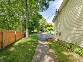 47 Suffolk Road, Hampton Bays NY 11946