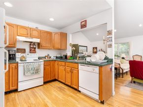 47 Suffolk Road, Hampton Bays NY 11946