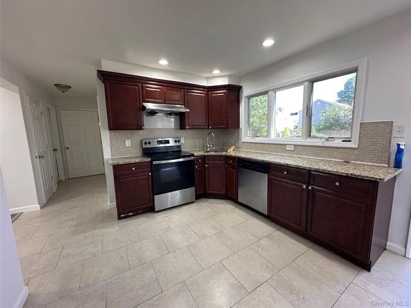 120 Ball Park Lane, Hicksville NY 11801