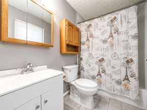 7 New Jersey Court, Dix Hills NY 11746