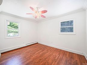 7 New Jersey Court, Dix Hills NY 11746