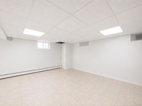 7 New Jersey Court, Dix Hills NY 11746