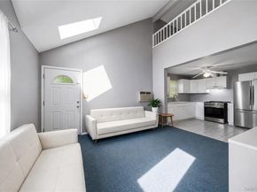 7 New Jersey Court, Dix Hills NY 11746