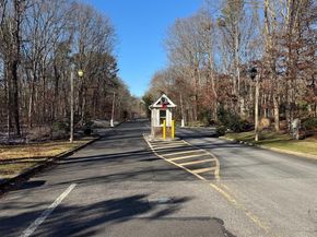 17 Stone Commons, Yaphank NY 11980