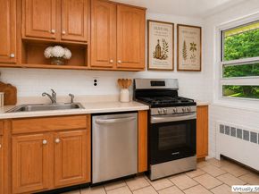 10 DeHaven Drive 2E, Yonkers NY 10703