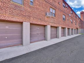 5850 246th Crescent C7, Douglaston NY 11362