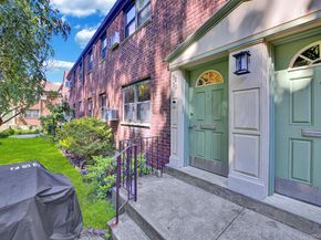 5850 246th Crescent C7, Douglaston NY 11362