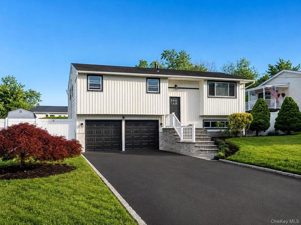 132 Berkeley Avenue, Selden NY 11784