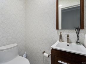 134 Wooleys Lane, Great Neck NY 11023