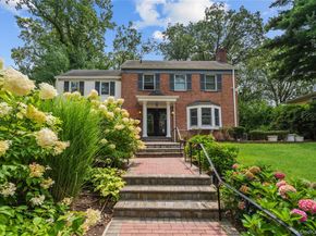 134 Wooleys Lane, Great Neck NY 11023