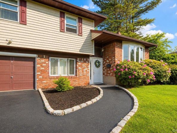 2466 new york New York Avenue, Melville NY 11747